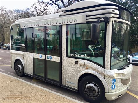 fondation louis vuitton bus